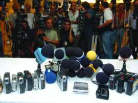 prensa_periodistas_microfonos_grabadoresCopiar_6